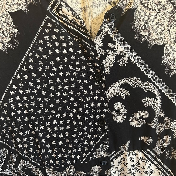 H&M • Button Down Patterned Dress - Picture 4 of 7